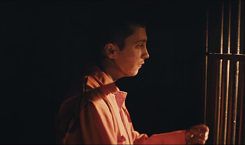 Twenty One Pilots с клипом Heathens